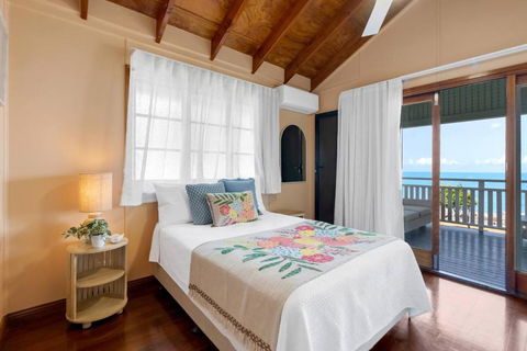 Ocean\'s Edge - Stunning Beachfront Serenity - Holiday Cairns 2