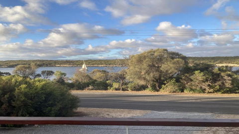 Off The Net - New Listing - Esplanade Property With Views Of The Channel - Holiday Cairns 0