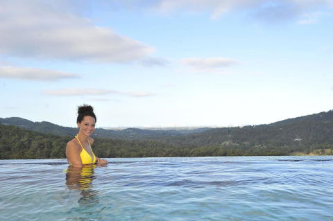 On Eagle Wings Mountain Retreat & Spa - Holiday Cairns 2