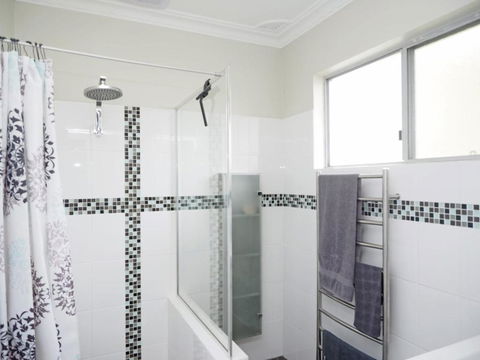 ONDINE, 4 Belmore Street - Holiday Cairns 1