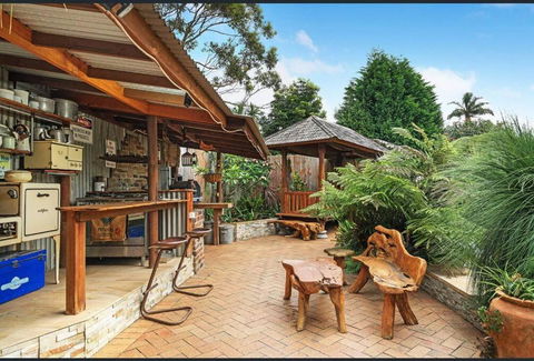 ONE OF A KIND Vacation Rental- Berkeley Vale - Holiday Cairns 2