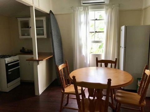 Original Surf Cottage In Heart Of Pottsville Beach - Holiday Cairns 1