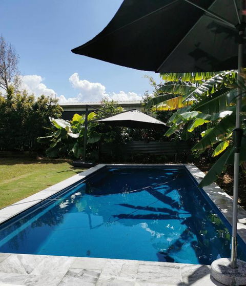 OXLEY Mineral Pool & Private Home SuburbanSTAY - Holiday Cairns 1