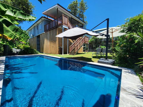 OXLEY Mineral Pool & Private Home SuburbanSTAY - Holiday Cairns 0