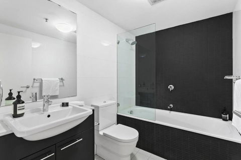 OXLST - St Leonards Sophistication Everything At Doorstep - Holiday Cairns 2