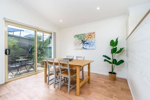 Peaceful 1BR Courtyard Unit In Quiet Dickson - Holiday Cairns 1