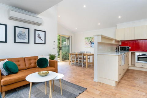 Peaceful 1BR Courtyard Unit In Quiet Dickson - Holiday Cairns 2