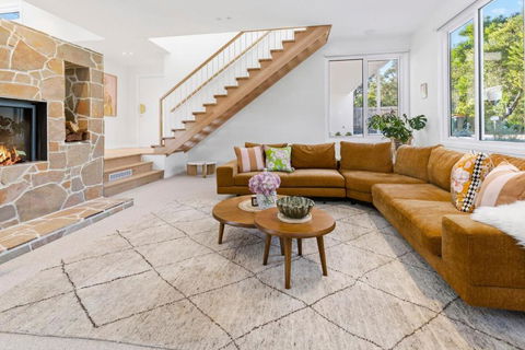 Palm Springs Hideaway - Holiday Cairns 2