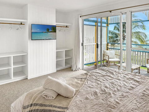 Paradise Palms Tangalooma - Holiday Cairns 1