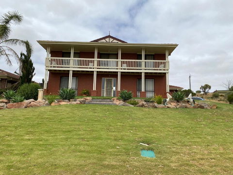 Pelican Retreat - Corporate / Tradie / Family - Holiday Cairns 1