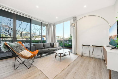 Penrith 3Br Apt Close ToTrain Station & Shopping - Holiday Cairns 0