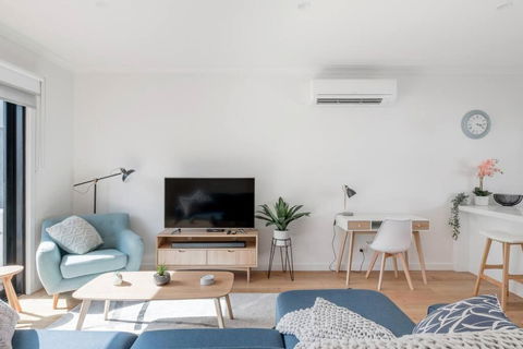 Perfect Port Melbourne Townhouse - Holiday Cairns 1