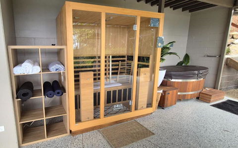 Personal Sauna & Ice-bath At Kookaburra Cabin - Holiday Cairns 0