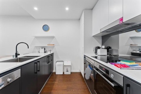Perfect Location 1-Bed With Balcony, BBQ & Parking - Holiday Cairns 1