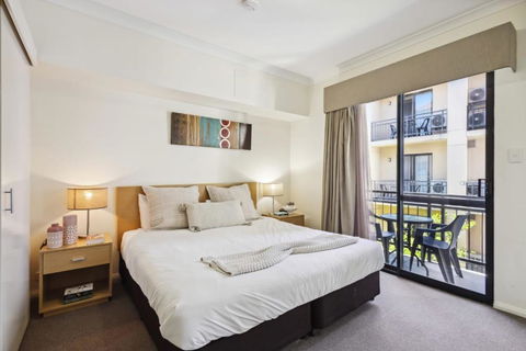 Perth Picture Perfect 1 BDR - Holiday Cairns 2