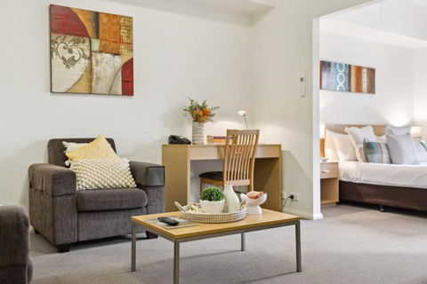 Perth Premium 1 Bedroom - Holiday Cairns 2