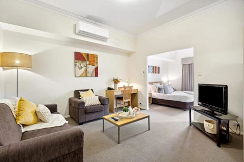 Perth Premium 1 Bedroom - Holiday Cairns 1