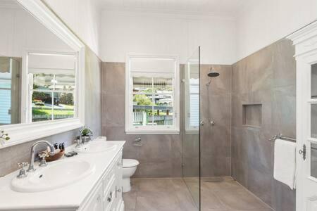 Pet Friendly Family Home In Brisbane - Relocations And Family Stays - Fast Internet - Parking - Netflix - Holiday Cairns 2