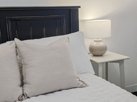 Peters Rest Central Wagga - Holiday Cairns 3