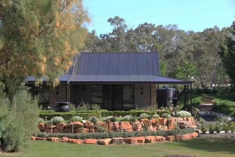 Petit Verdot Cottage - A Vineyard Retreat In Barossa Valley - Holiday Cairns 0
