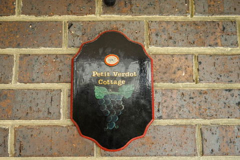 Petit Verdot Cottage - A Vineyard Retreat In Barossa Valley - Holiday Cairns 2