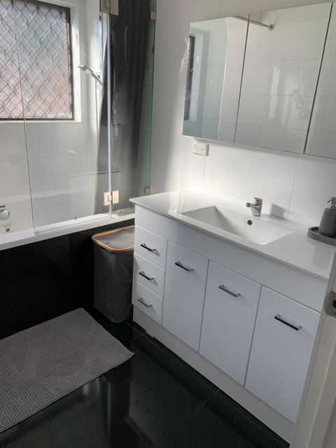 Pets Welcome Central And Convenient - Holiday Cairns 2