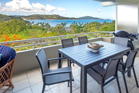 Poinciana 109 & Buggy Hamilton Island - Holiday Cairns 3