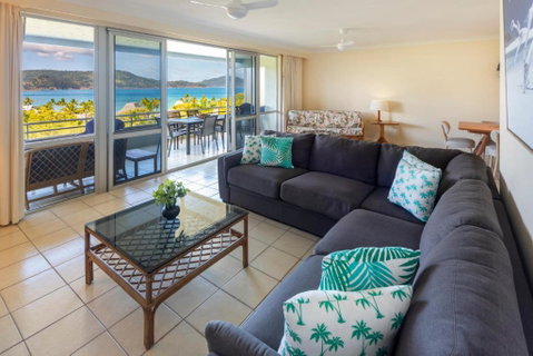 Poinciana 109 & Buggy Hamilton Island - Holiday Cairns 0