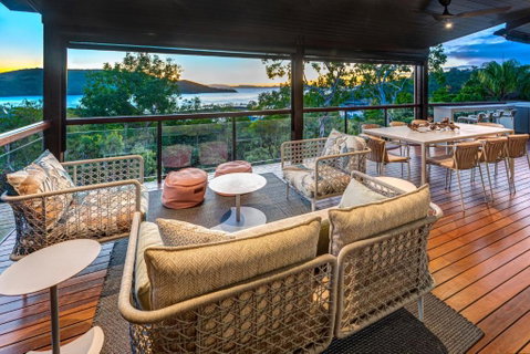 Point Blue On Hamilton Island By HIHA - Holiday Cairns 0