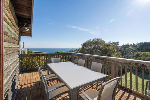 Port Philip Panorama - Bayview Retreat And Pool Bliss - Holiday Cairns 1