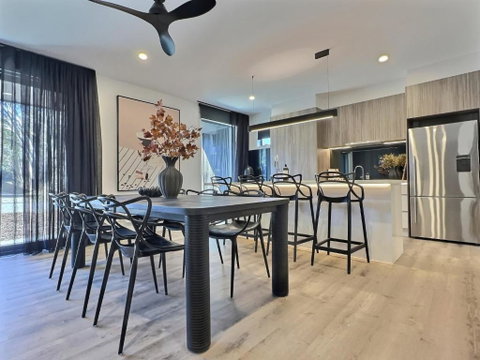 RAM, Alpine Getaways - Holiday Cairns 0