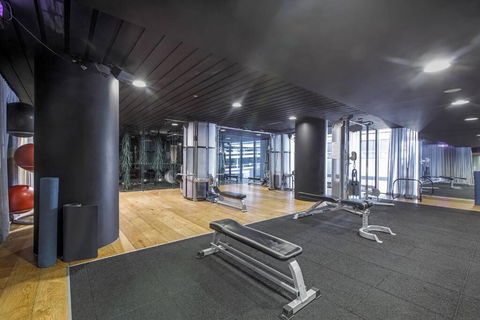 Premium Albert Park Grand Prix Apartment By Ready Set Host - Holiday Cairns 2