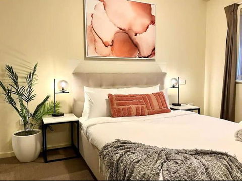 Prime Location 1 Bdr Apt In Perth - Holiday Cairns 1