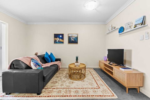 Prime Perth Apartment - Holiday Cairns 1
