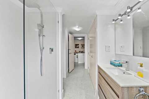 Prime Perth Apartment - Holiday Cairns 2