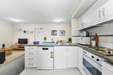 Prime Perth Apartment - Holiday Cairns 3