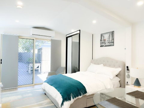 Private, Local Living Studio In Mascot, Airport - Holiday Cairns 0