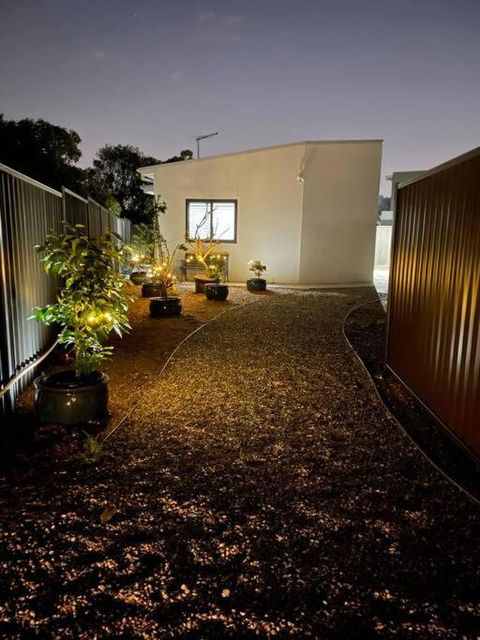Private, Modern & Luxurious Granny Flat - Holiday Cairns 0
