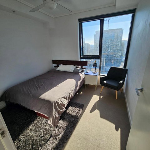 Private Bedroom & Bathroom In Shared Inner Brisbane Apartment - Holiday Cairns 2