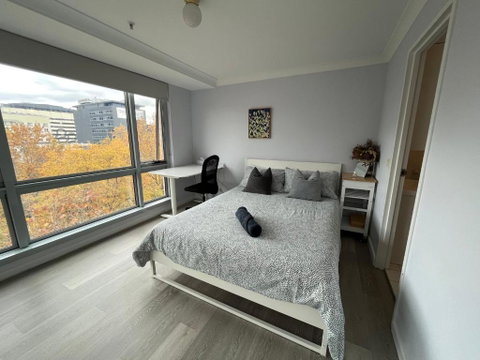 Private Room With Ensuite In The CBD - Holiday Cairns 1