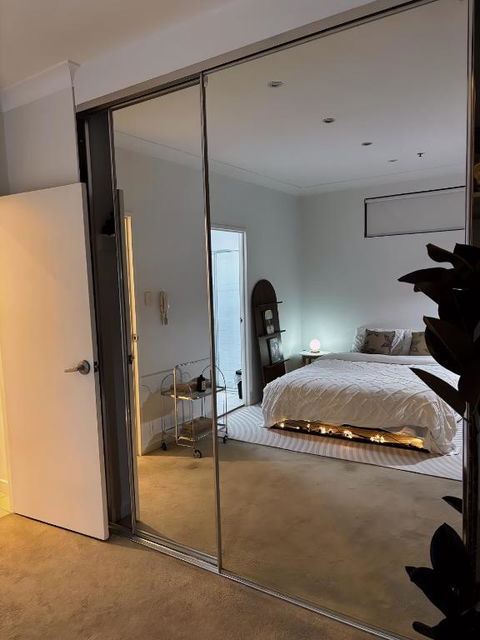 Private Room With Balcony - Holiday Cairns 2