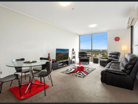 Private Room With Shared Washroom Only In 3bhk Apartment - Holiday Cairns 3