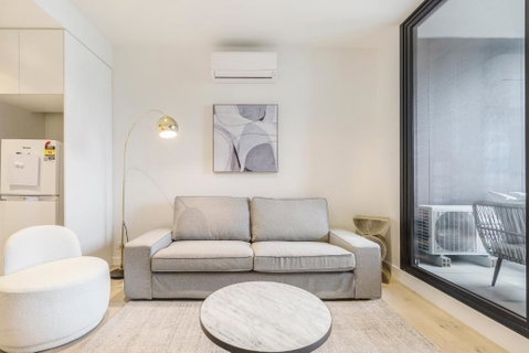 Quaint Stylish Hideout In Trendy South Melbourne - Holiday Cairns 1