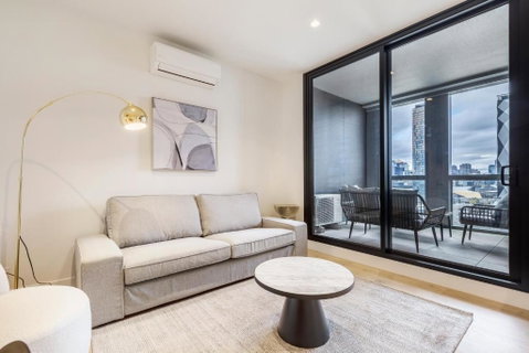 Quaint Stylish Hideout In Trendy South Melbourne - Holiday Cairns 0