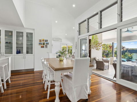 Quay-Largo - Holiday Cairns 0