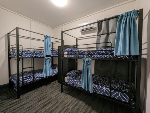 Queen Victoria Hostel - Holiday Cairns 1