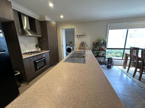 Quiet Comfort For Relaxing Stays - Holiday Cairns 3
