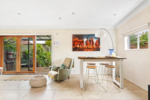 Quirky Marrickville 1-Bed With Courtyard By Shops - Holiday Cairns 0