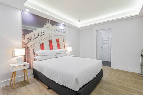 Quirky Studio With Sleek Decor In St Kilda - Holiday Cairns 0