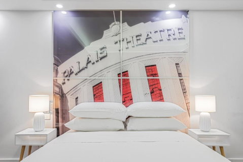 Quirky Studio With Sleek Decor In St Kilda - Holiday Cairns 2